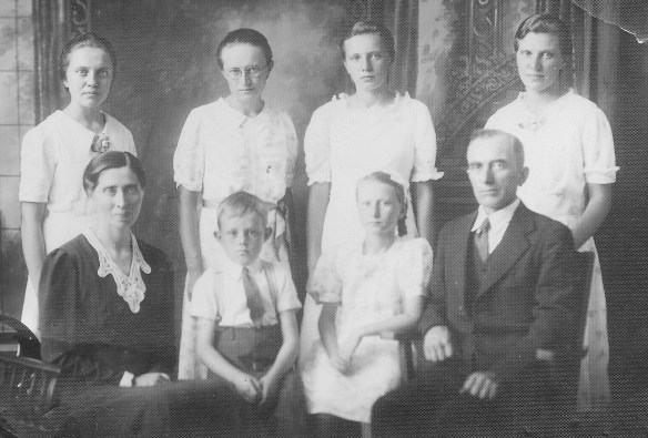 7E7184F3-CADD-46D1-AA7D-009352386EDF_1_201_a